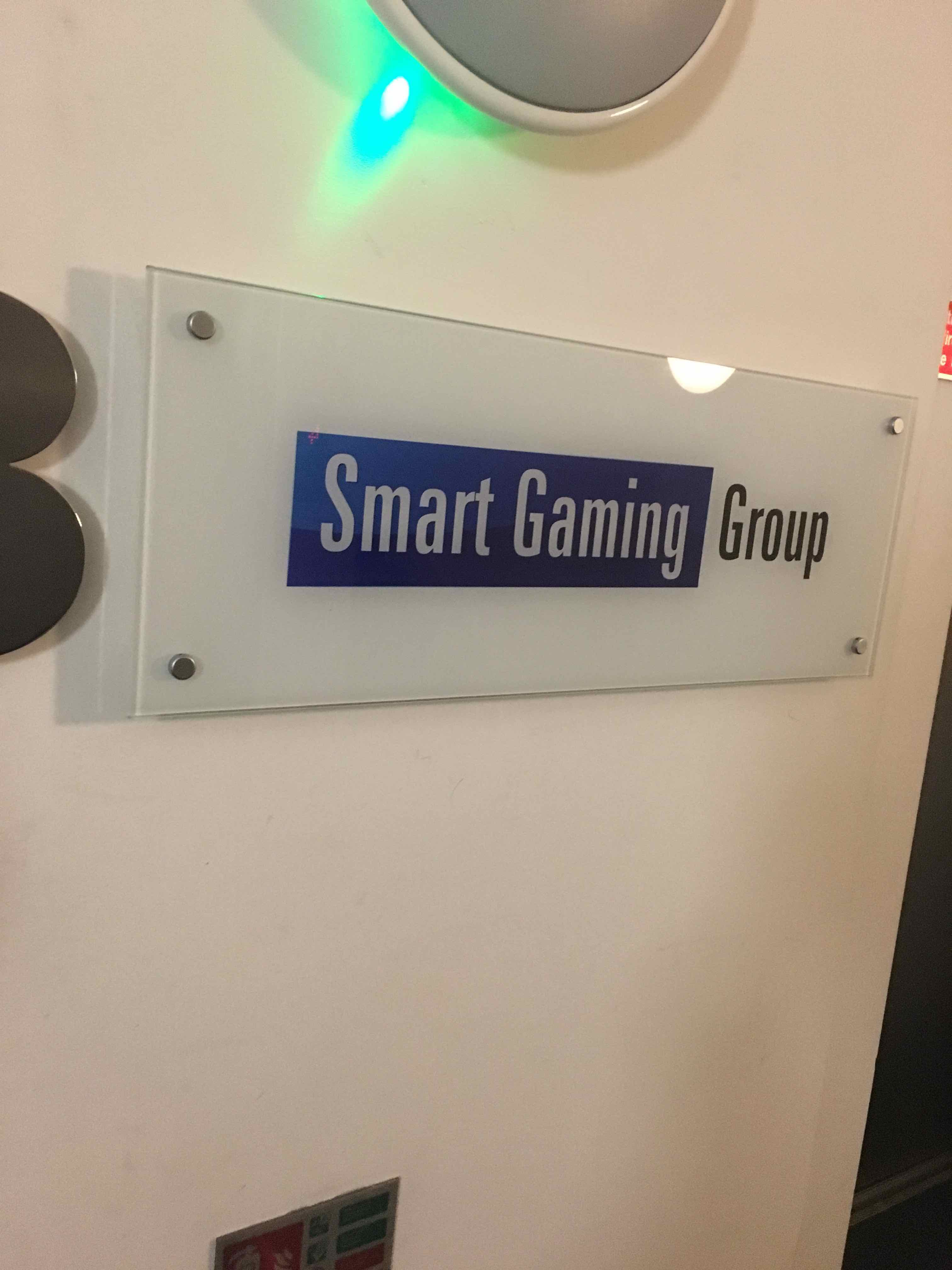 ３階と思われる場所の「Smart Gaming」という表札画像