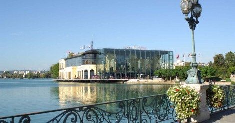 パリからたった15分！フランスで一番の売上高を誇るカジノがある温泉保養地「アンギャン・レ・バン」 | ワールドカジノナビ